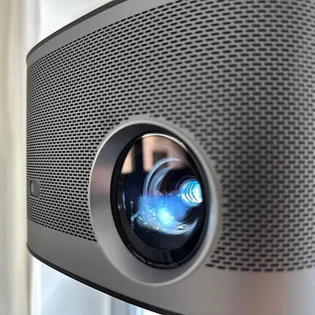 Super Zentral Mit Parkplatz, Fenster Verspiegelt Daire